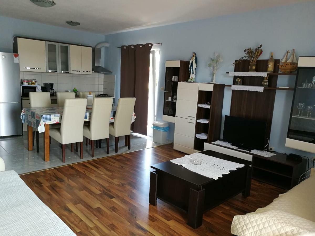 Apartments N&M Sukošan Kültér fotó